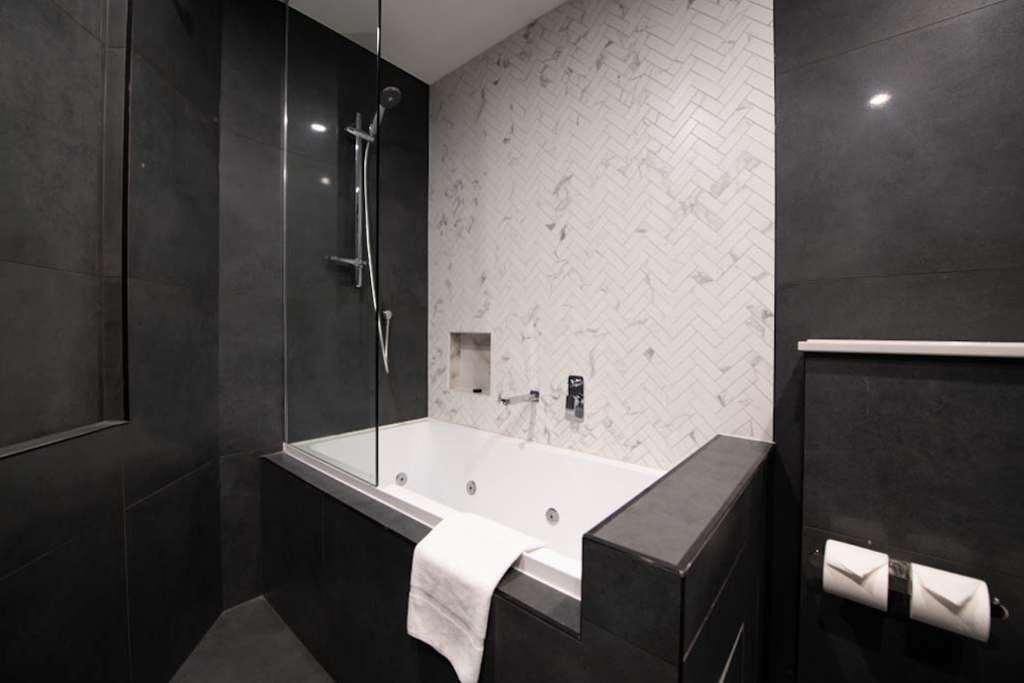 Holiday Inn & Suites - Parramatta Marsden Street By Ihg Sydney Room photo